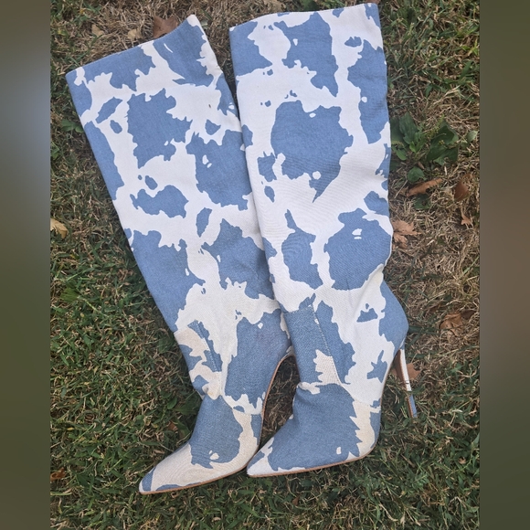 So Me Denim White Blue Cow Print Boots - Picture 1 of 6